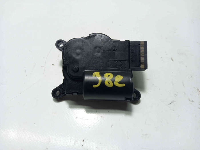 motoras-grila-aeroterma-bord-5q0907511k-audi-a3-sportback-8va-292264.jpg
